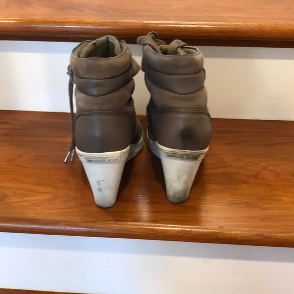 Michael Kors leather lace up and tie ankle boots - Picture 4 of 11